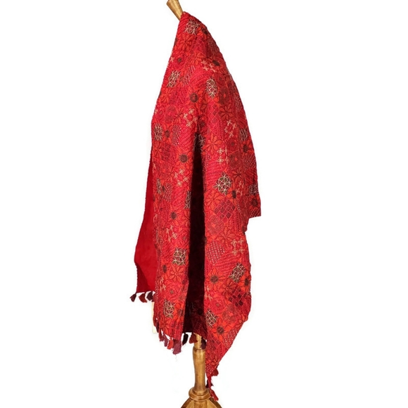 Aarong Hand Embroidered Silk Large Lined Scarf Shawl NWT Art to Wear - Picture 2 of 9